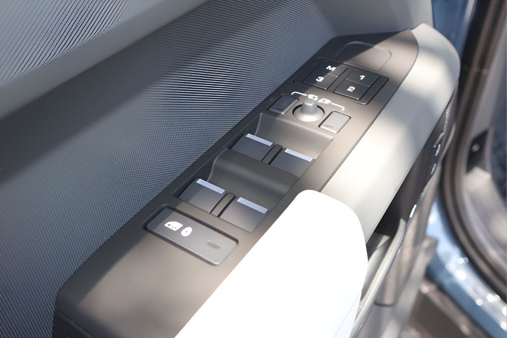 2026 Land Rover Defender 110 S