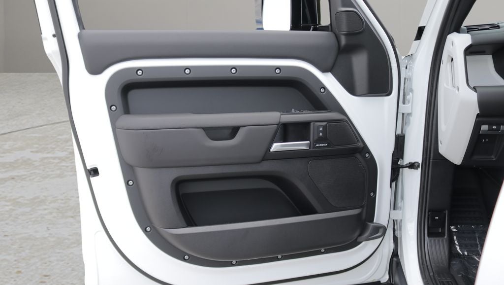 2026 Land Rover Defender 110 S