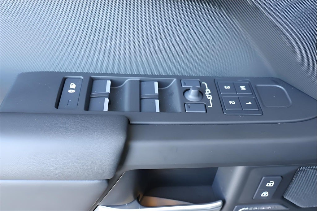 2026 Land Rover Defender 110 S