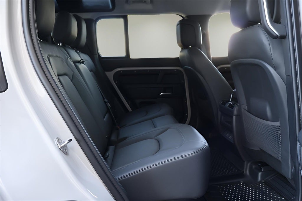 2026 Land Rover Defender 110 S