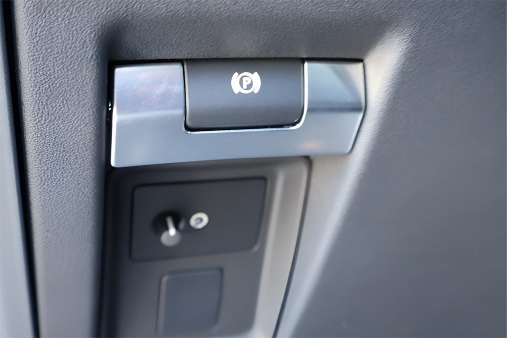 2026 Land Rover Defender 110 S