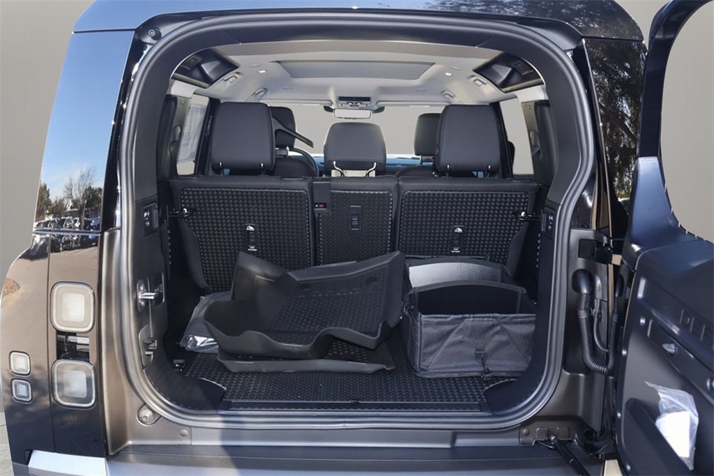 2026 Land Rover Defender 110 S