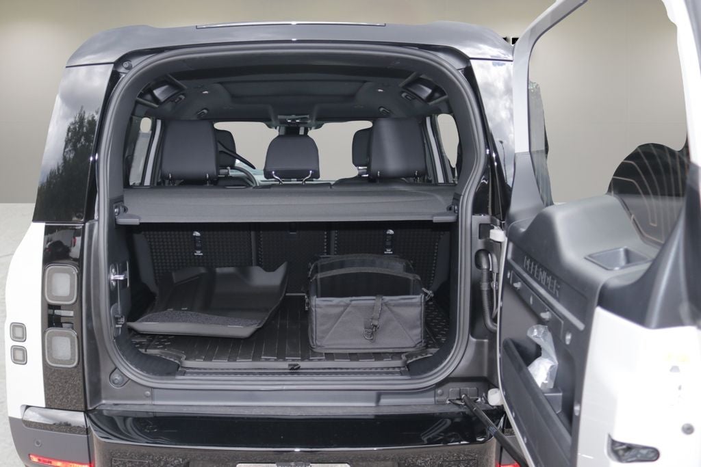 2026 Land Rover Defender 110 S