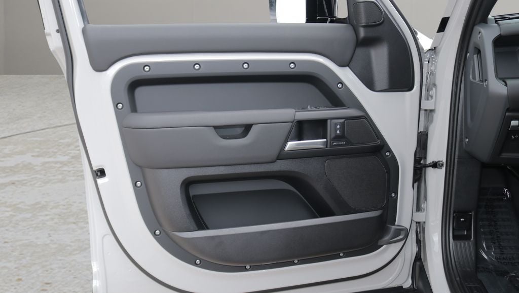 2026 Land Rover Defender 110 S