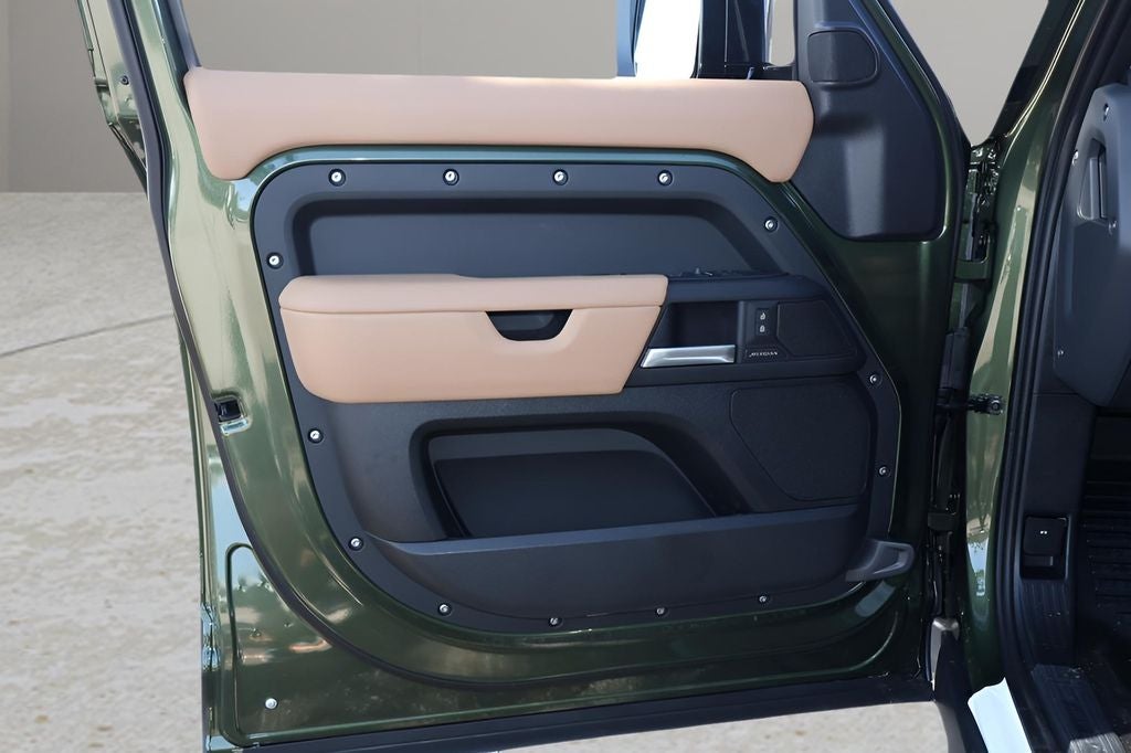 2026 Land Rover Defender 110 S