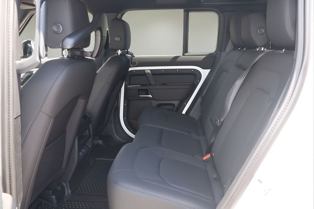 2026 Land Rover Defender 110 S