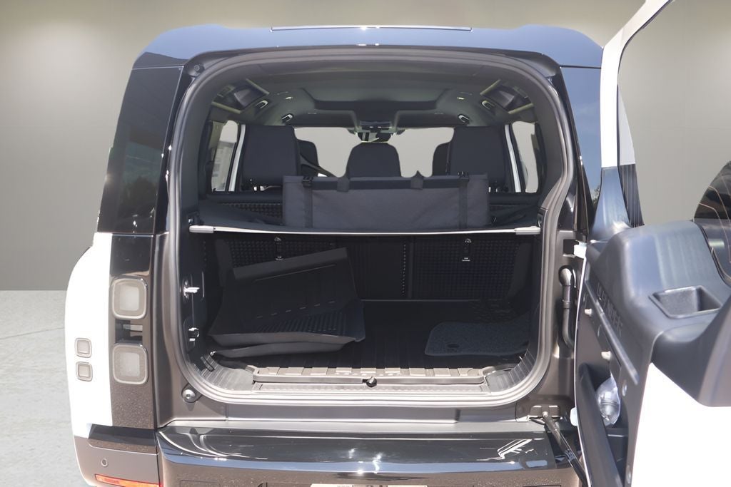2026 Land Rover Defender 110 S