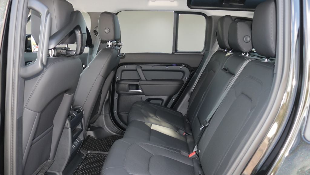 2026 Land Rover Defender 110 S