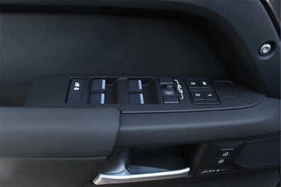 2025 Land Rover Defender 110 S