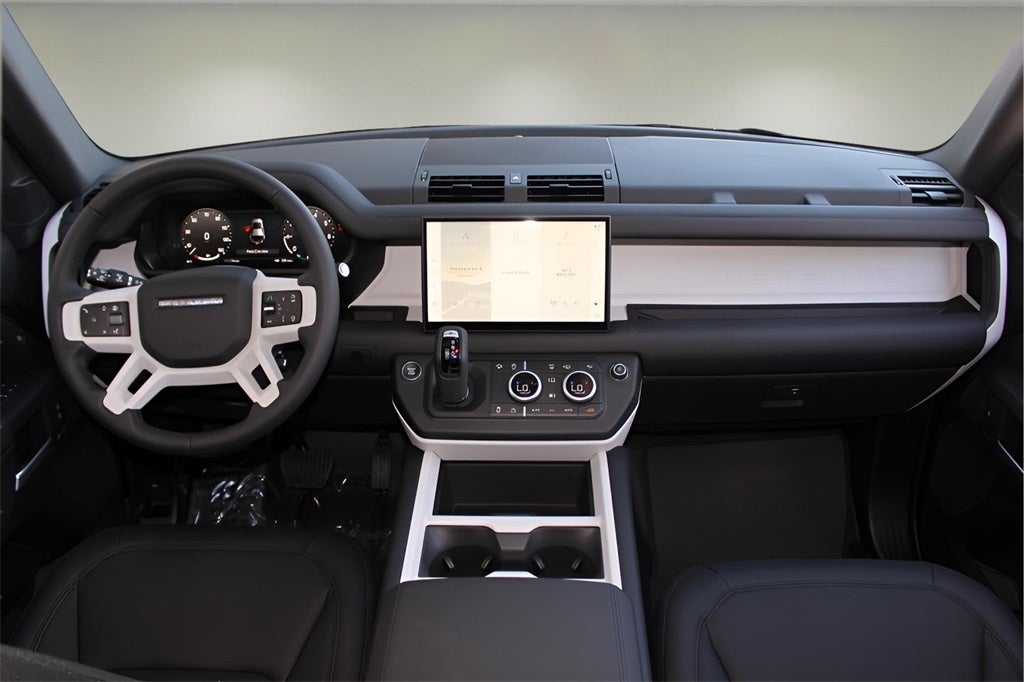 2025 Land Rover Defender 110 S