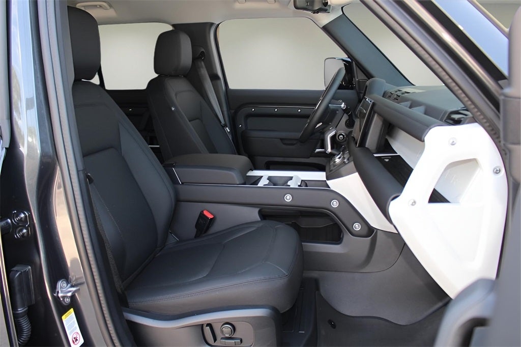 2025 Land Rover Defender 110 S