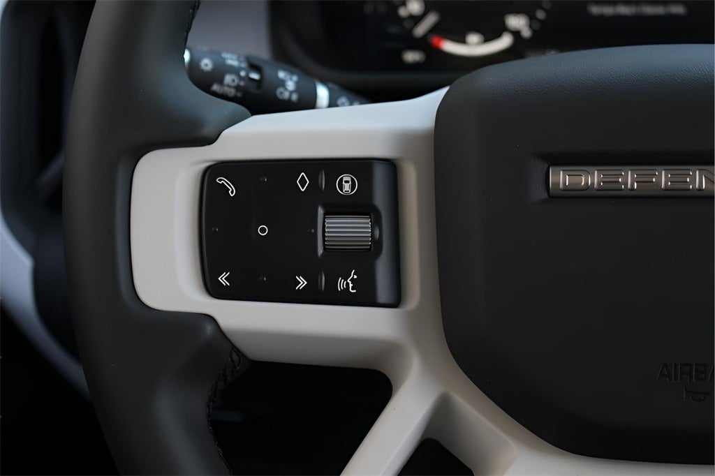 2025 Land Rover Defender 110 S