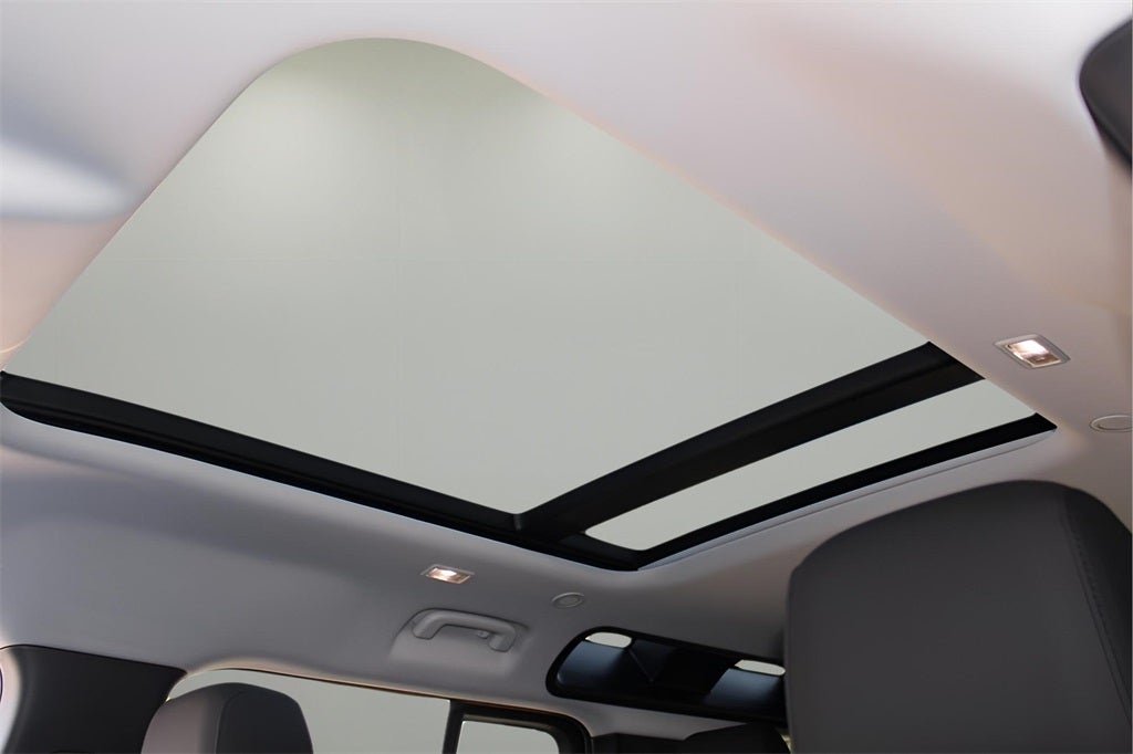 2025 Land Rover Defender 110 S