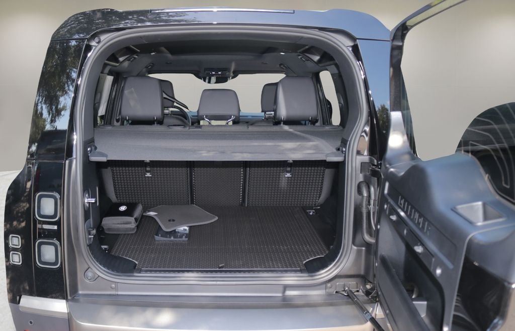 2026 Land Rover Defender 110 S