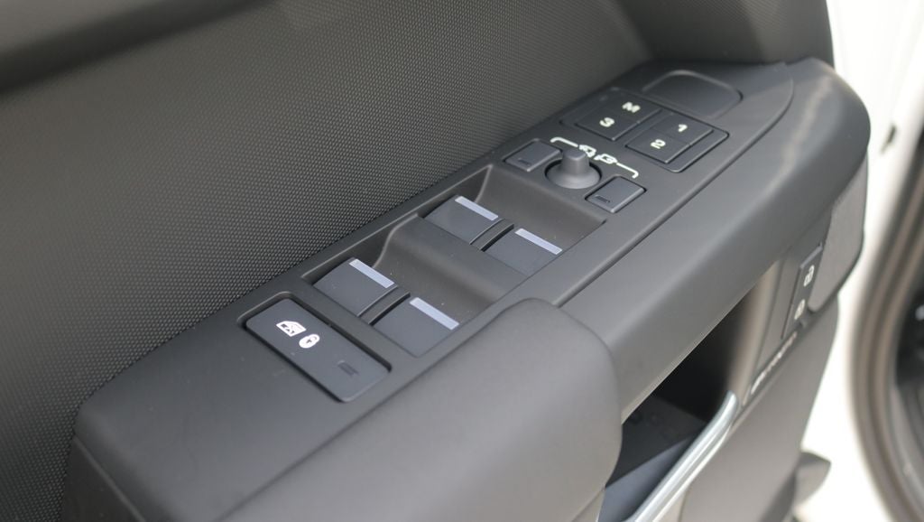 2026 Land Rover Defender 110 S