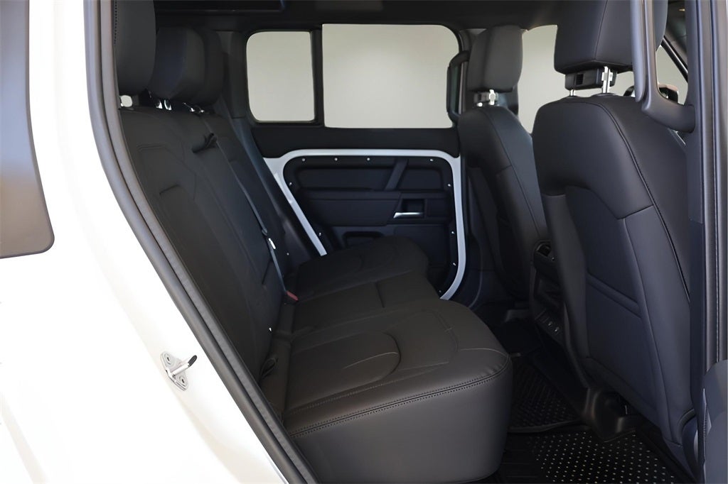 2025 Land Rover Defender 110 S