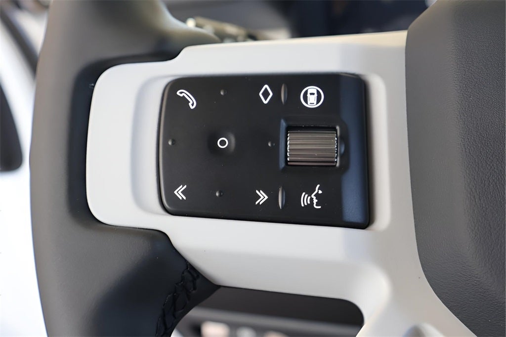 2025 Land Rover Defender 110 S