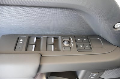 2025 Land Rover Defender 110 S