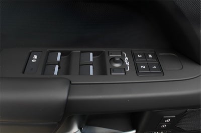 2025 Land Rover Defender 110 S