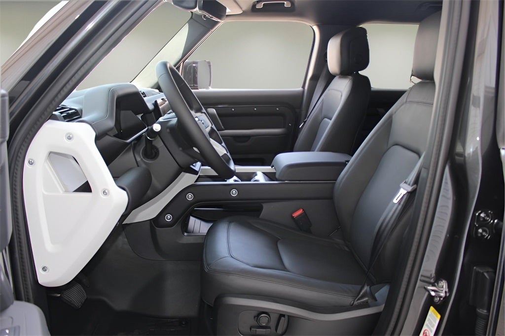 2025 Land Rover Defender 110 S