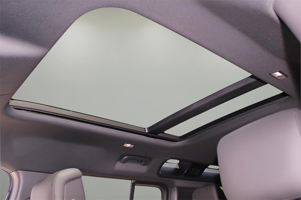 2025 Land Rover Defender 110 S