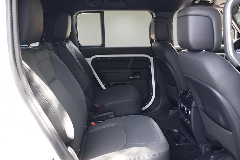 2025 Land Rover Defender 130 S