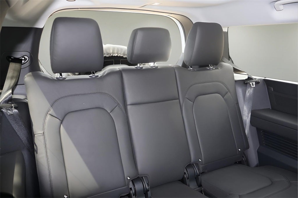 2025 Land Rover Defender 130 S