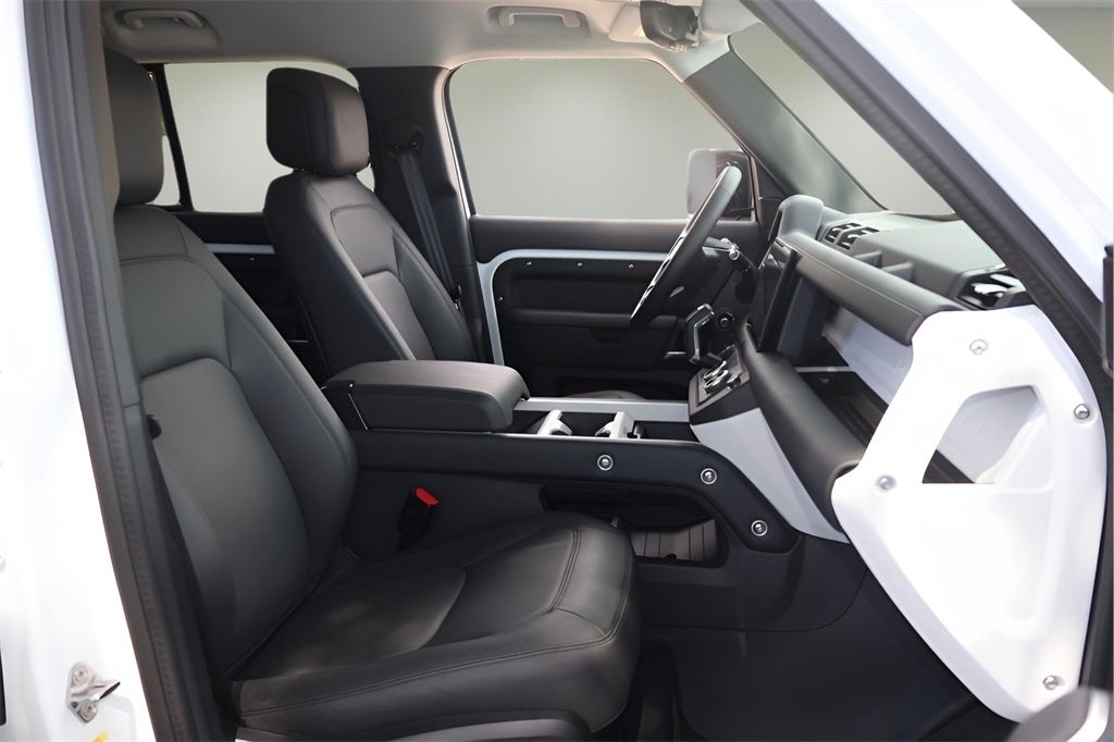 2025 Land Rover Defender 130 S