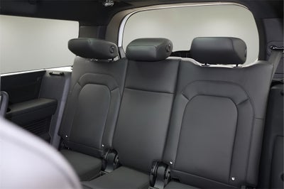 2025 Land Rover Defender 130 S