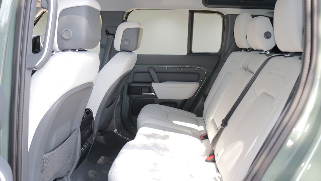 2026 Land Rover Defender 110 Base