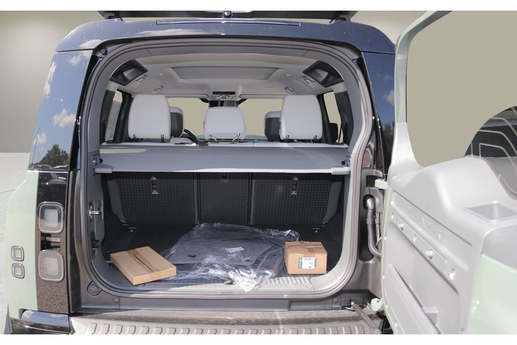 2026 Land Rover Defender 110 Base