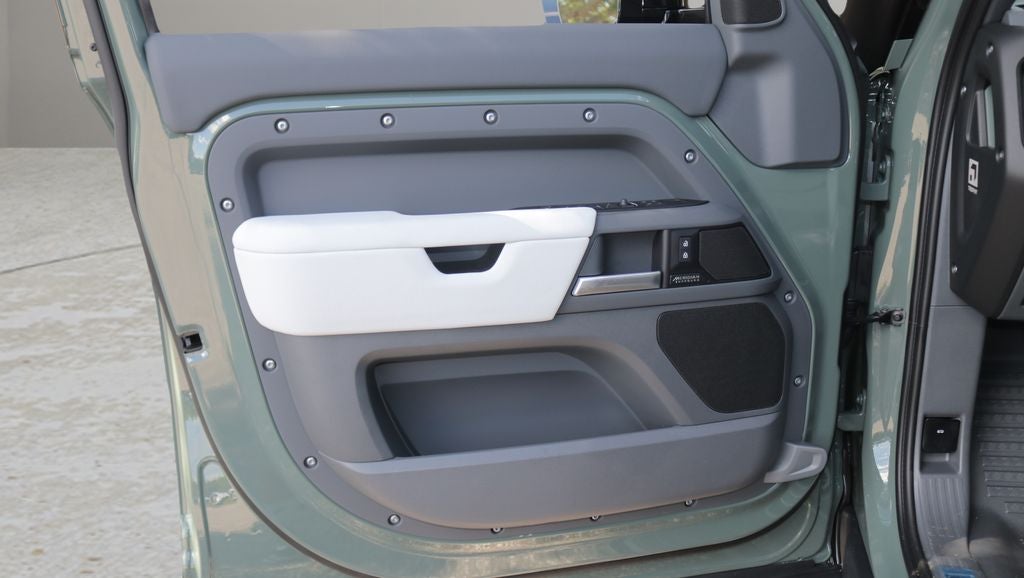 2026 Land Rover Defender 110 Base