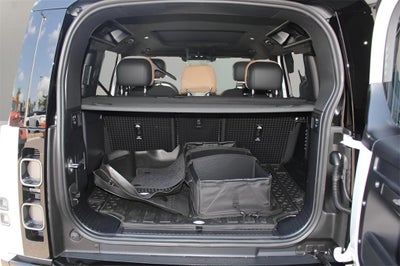 2025 Land Rover Defender 110 V8