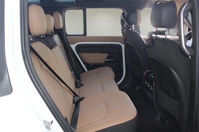 2025 Land Rover Defender 110 V8