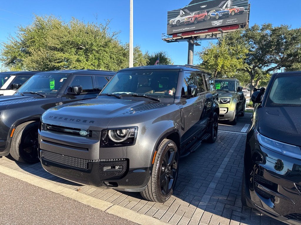 2025 Land Rover Defender 130 V8