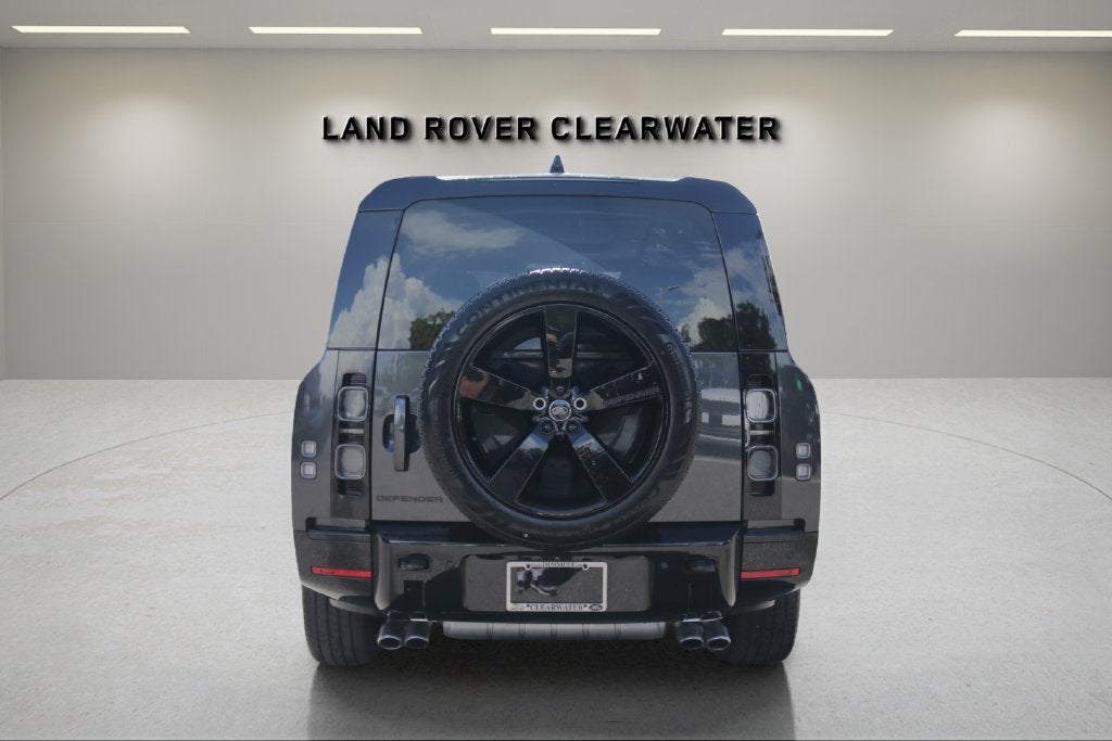 2025 Land Rover Defender 130 V8
