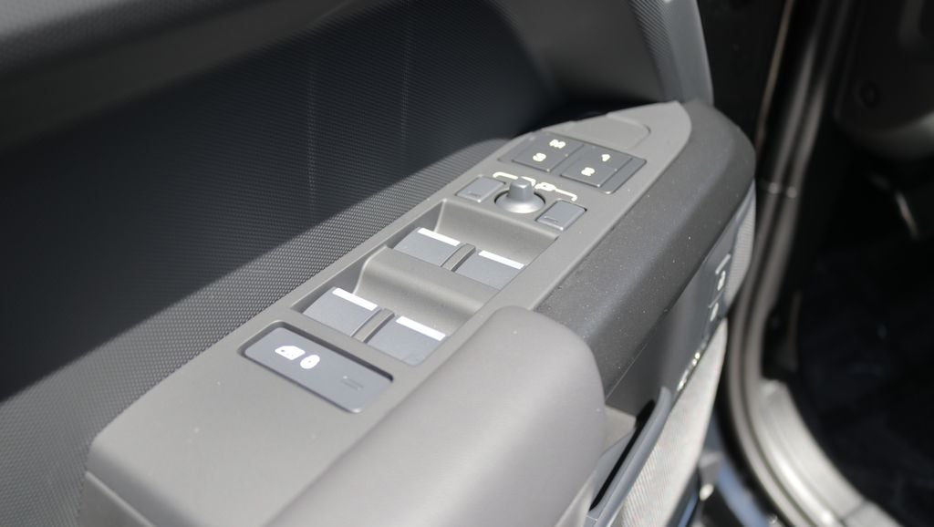 2026 Land Rover Defender 110 OCTA