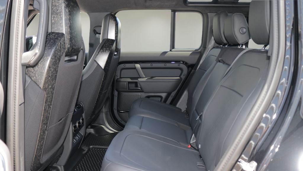 2026 Land Rover Defender 110 OCTA