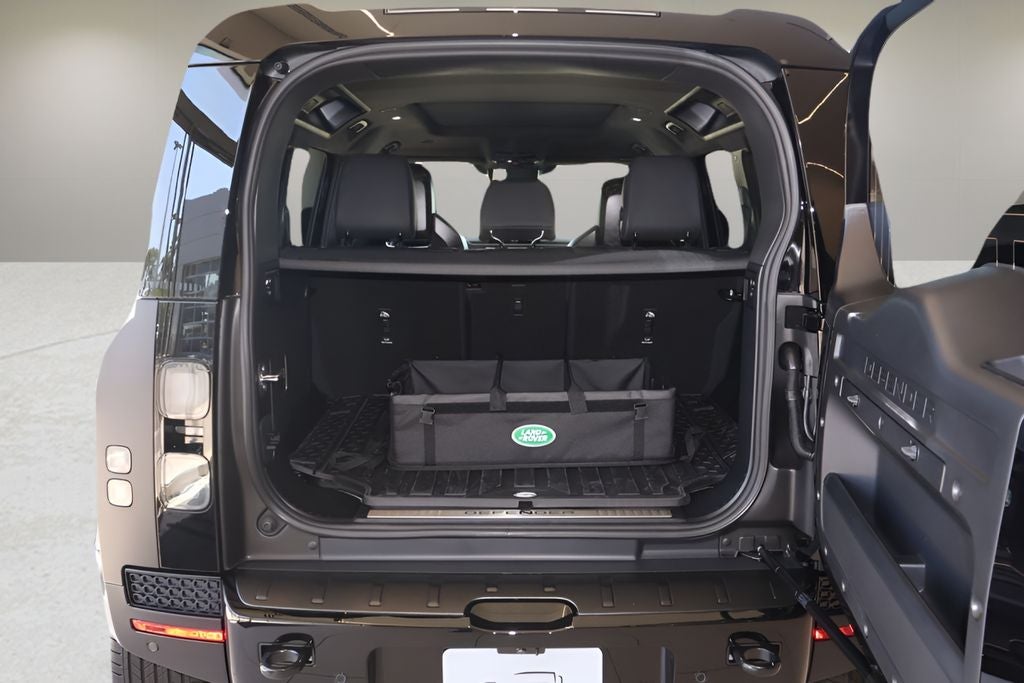 2026 Land Rover Defender 110 OCTA