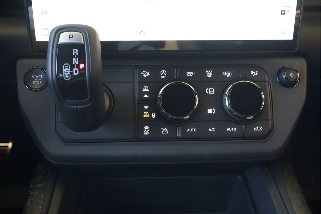2026 Land Rover Defender 110 OCTA