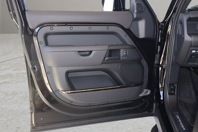 2026 Land Rover Defender 110 OCTA