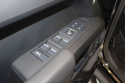 2026 Land Rover Defender 110 OCTA