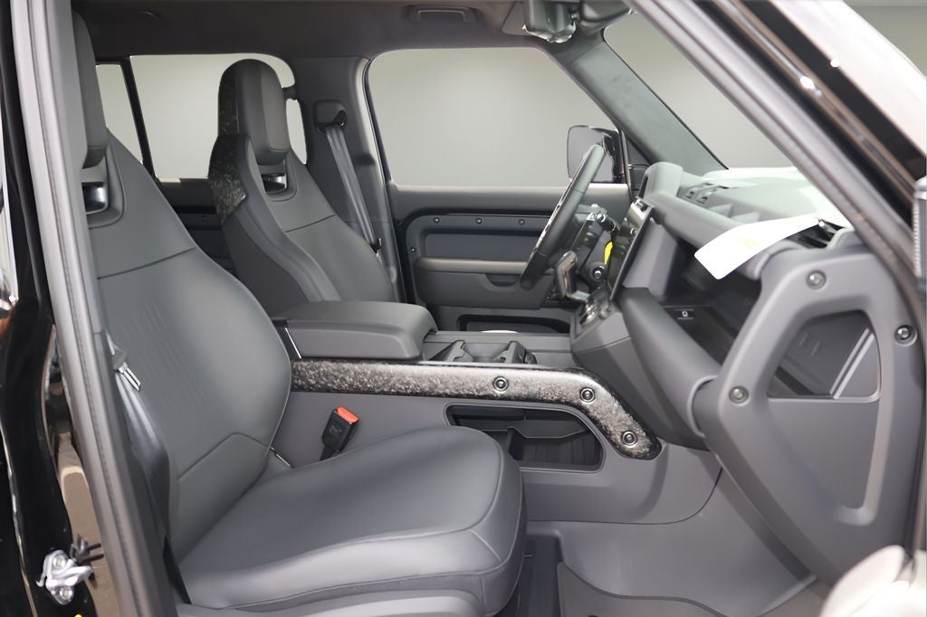 2026 Land Rover Defender 110 V8