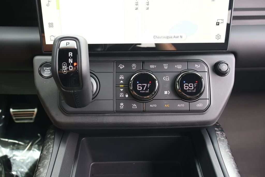 2026 Land Rover Defender 110 V8