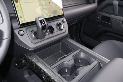 2026 Land Rover Defender 110 V8
