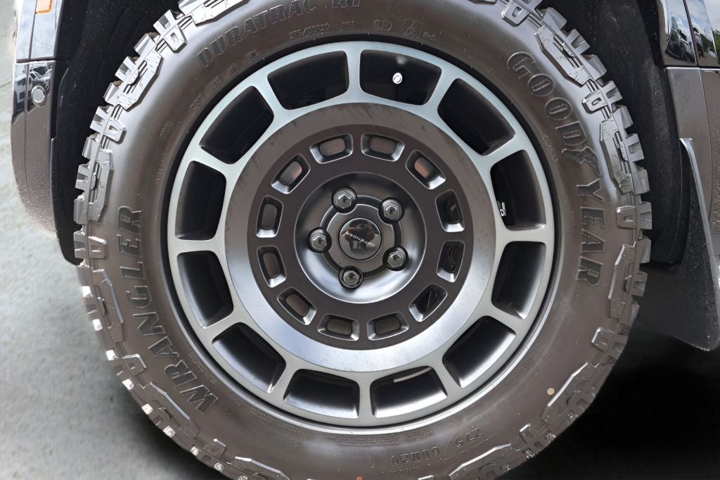 2026 Land Rover Defender 110 V8