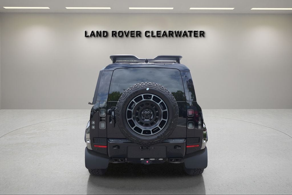 2026 Land Rover Defender 110 V8