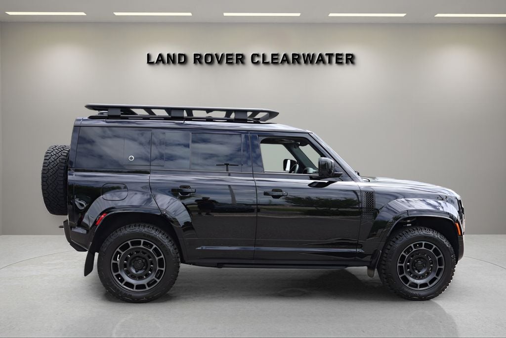 2026 Land Rover Defender 110 V8