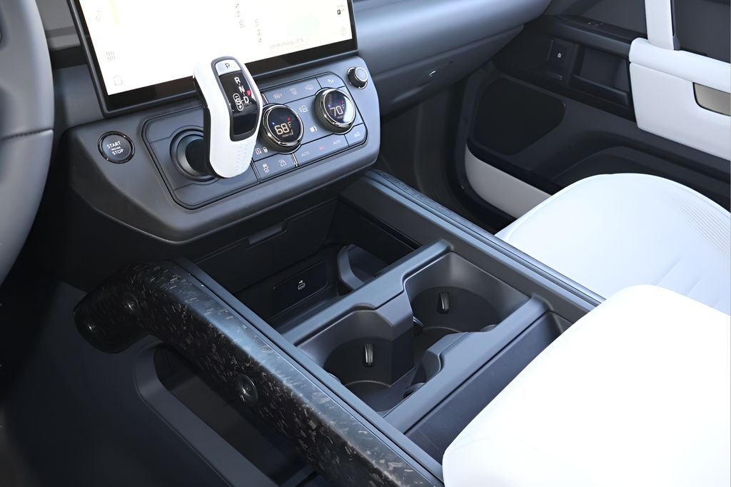 2026 Land Rover Defender 110 V8