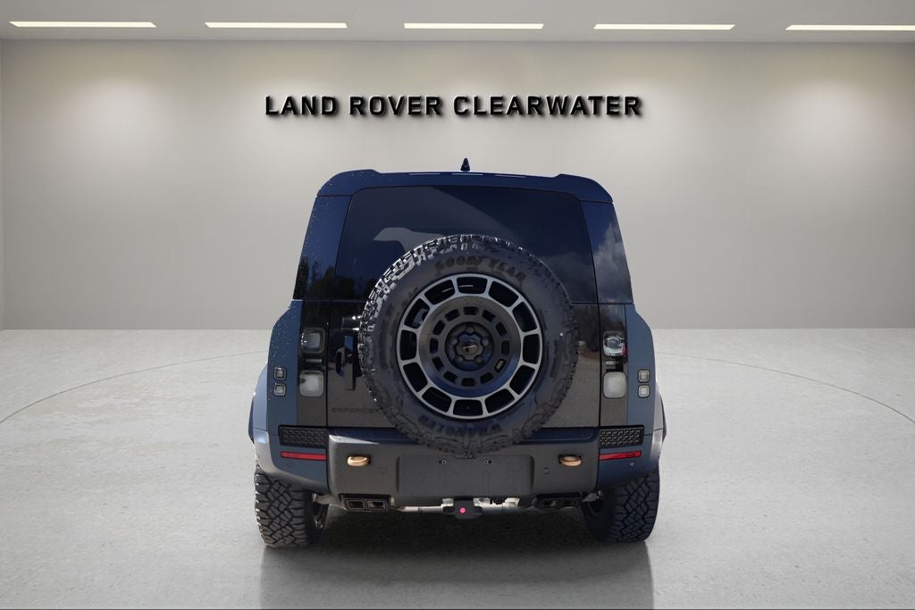 2026 Land Rover Defender 110 V8